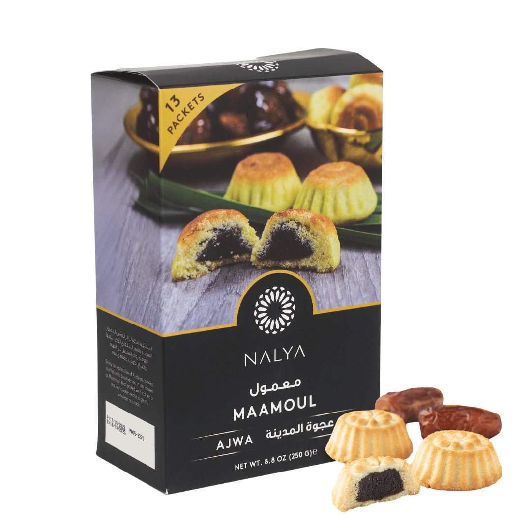 Dadel Koekjes Ajwa - Maamoul Ajwa 250g in luxe verpakking met zichtbare gevulde koekjes en Ajwa dadels, ideaal voor natuurlijke snacks.