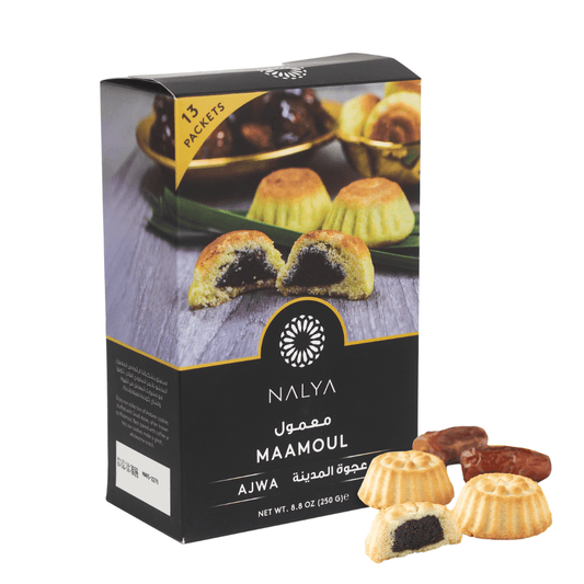 Dadel Koekjes Ajwa - Maamoul Ajwa 250g in luxe verpakking met zichtbare gevulde koekjes en Ajwa dadels, ideaal voor natuurlijke snacks.